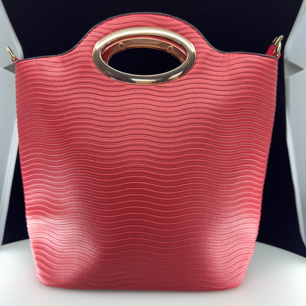 Unbranded Handbag Women Medium Red Excellent Wavy Textured Gold Metal Handle